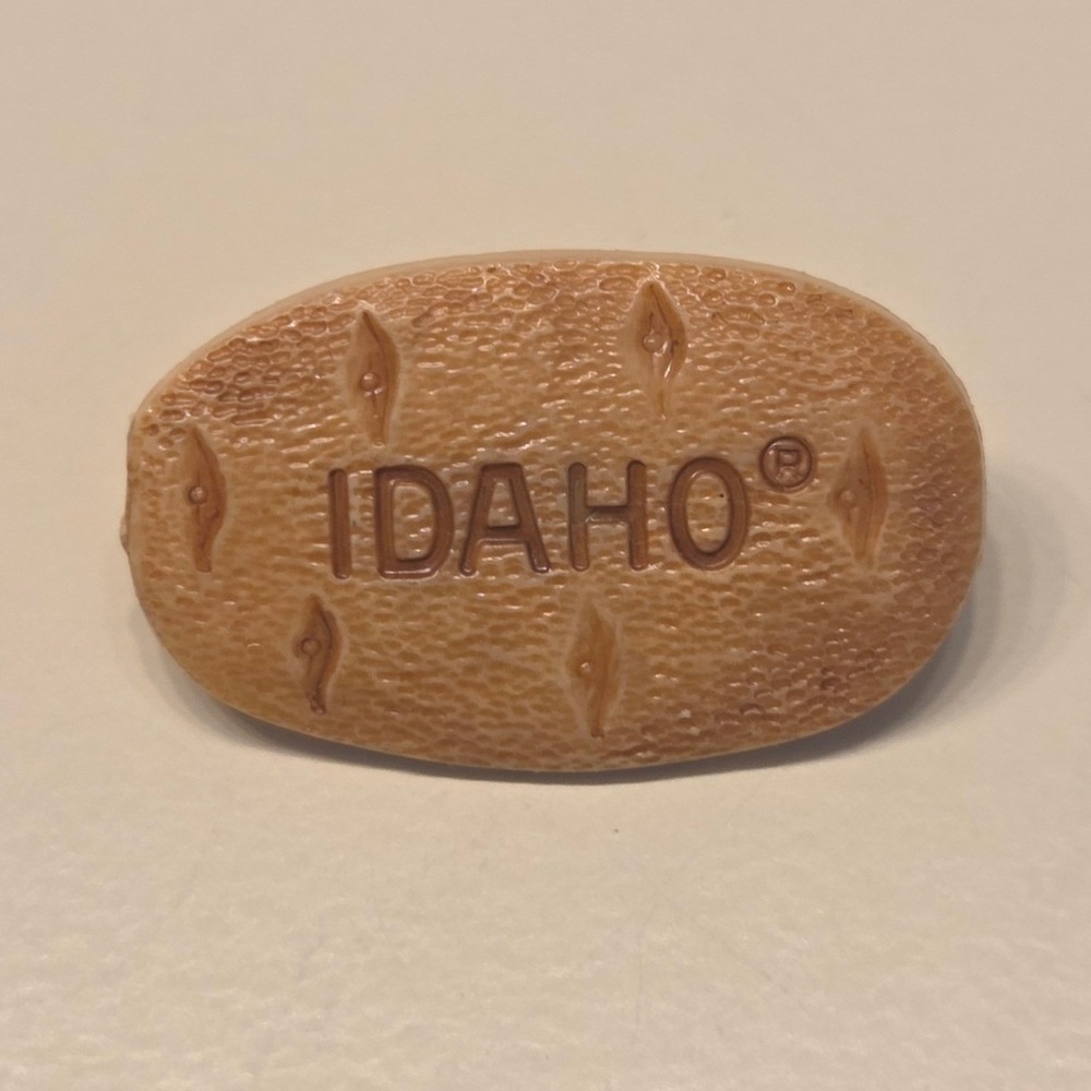 Idaho Potato‎ Shaped Pin Souvenir State Souvenir Collectible B
